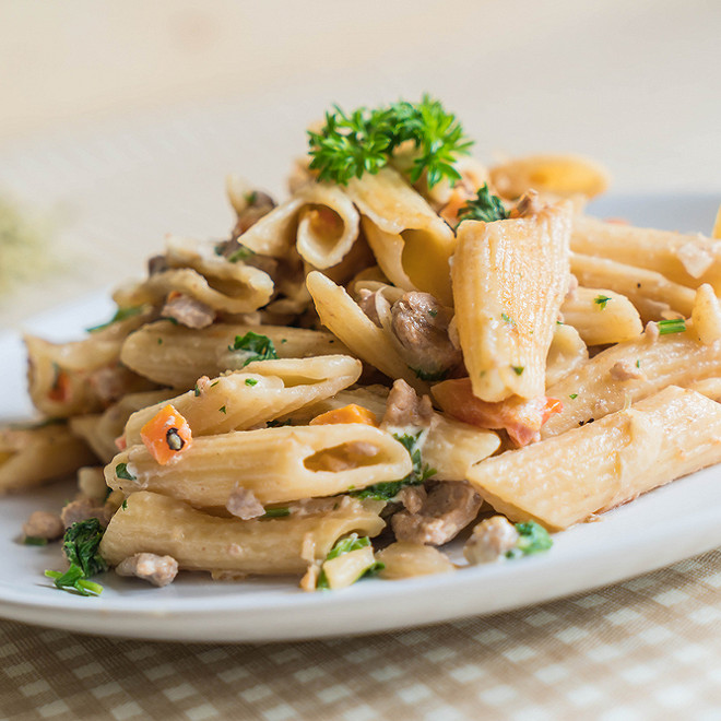 Pene au poulet spicy